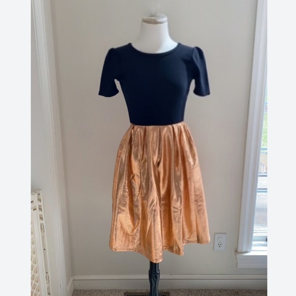 LuLaRoe Amelia Dress black With Gold Sz M